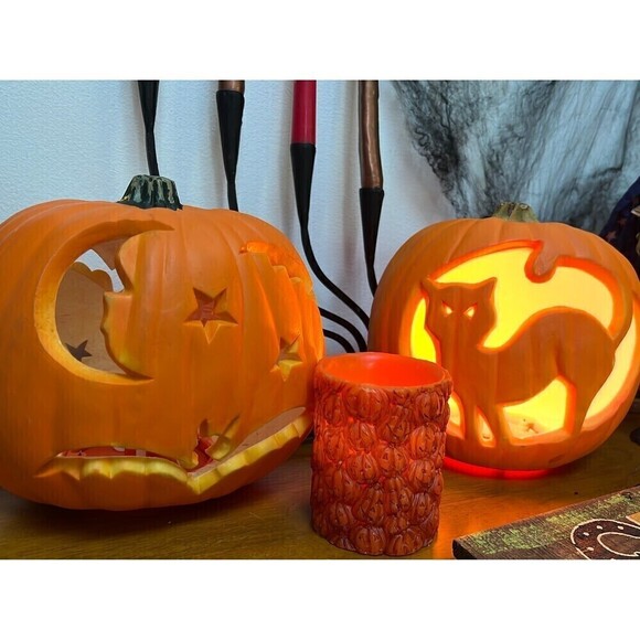 Halloween Decor Lot - Picture 5 of 7